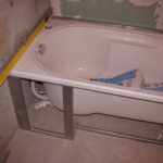 Как установить экран под ванну своими руками